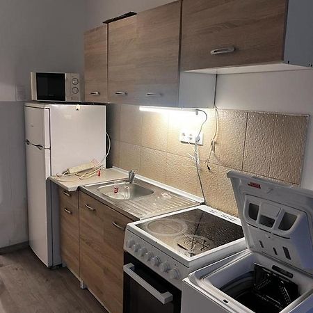 Downtown Fine-Tuned 2 Bedroom + Livingroom Apartment Th.32.1.3 Szombathely Kültér fotó